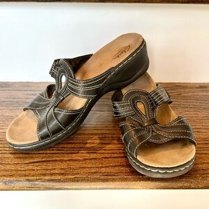 Clarks Slide Wedge Sandals Womens sz 10 Leather Strappy Slip On Comfort Shoe